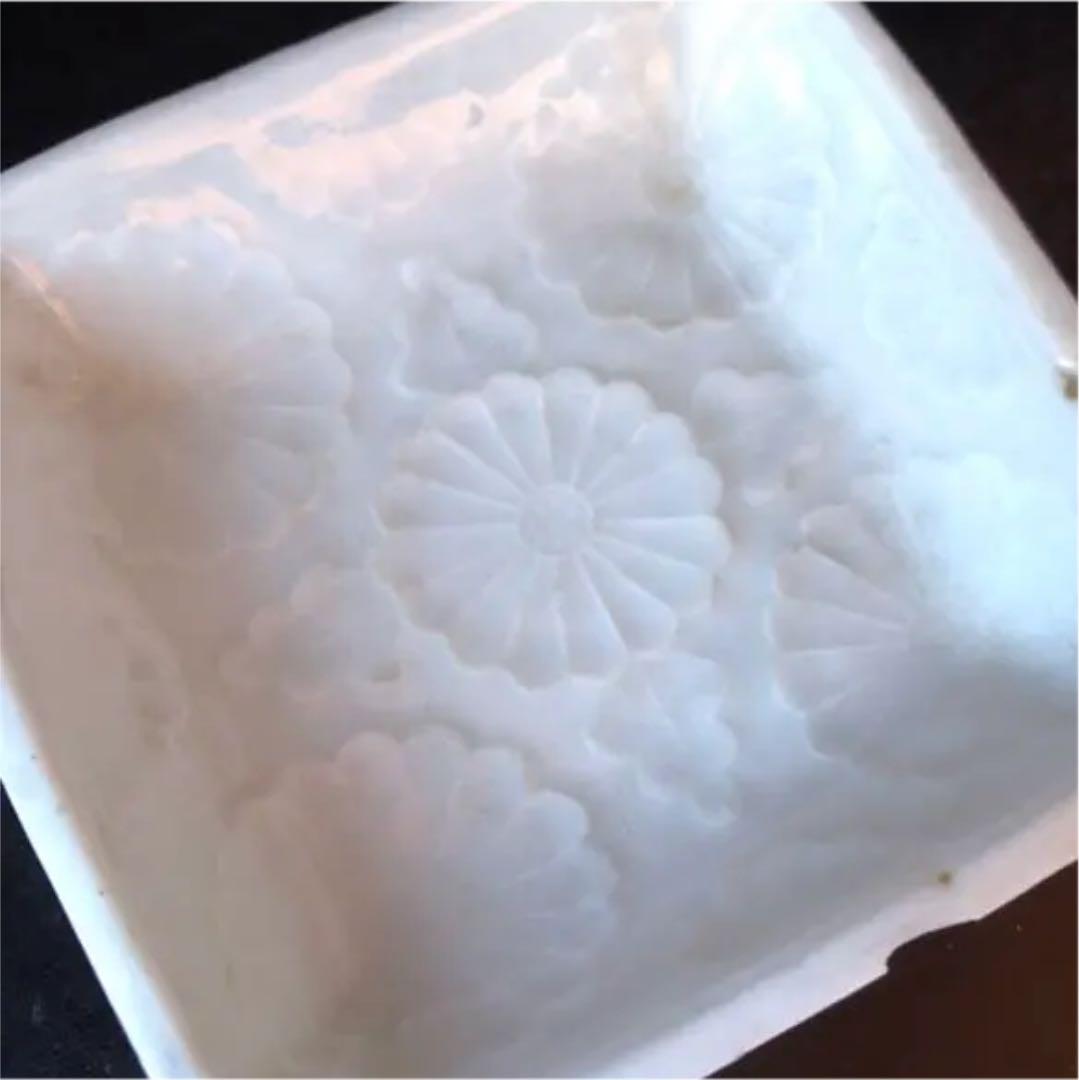 古美術品◼️蔵から超美しい真っ白な珍しいお皿が出て来ました！白磁の角皿、謎の骨董