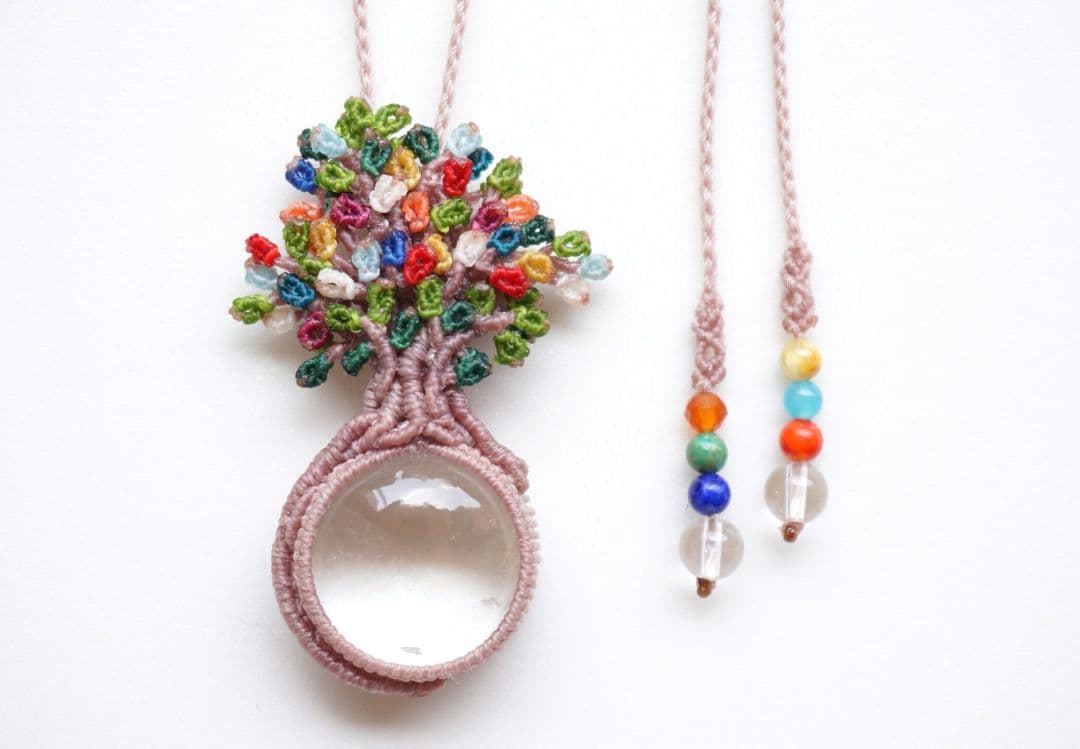 《何色にもなれるよ！》インドヒマラヤ産クリスタル　マクラメ　ネックレス