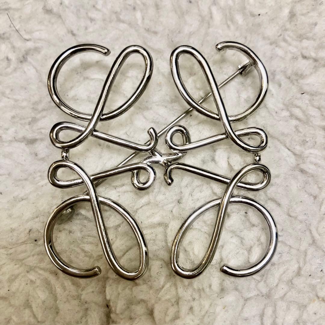 【極美品】ロエベ　アナグラム　ブローチ　パラジウムシルバー　loewe