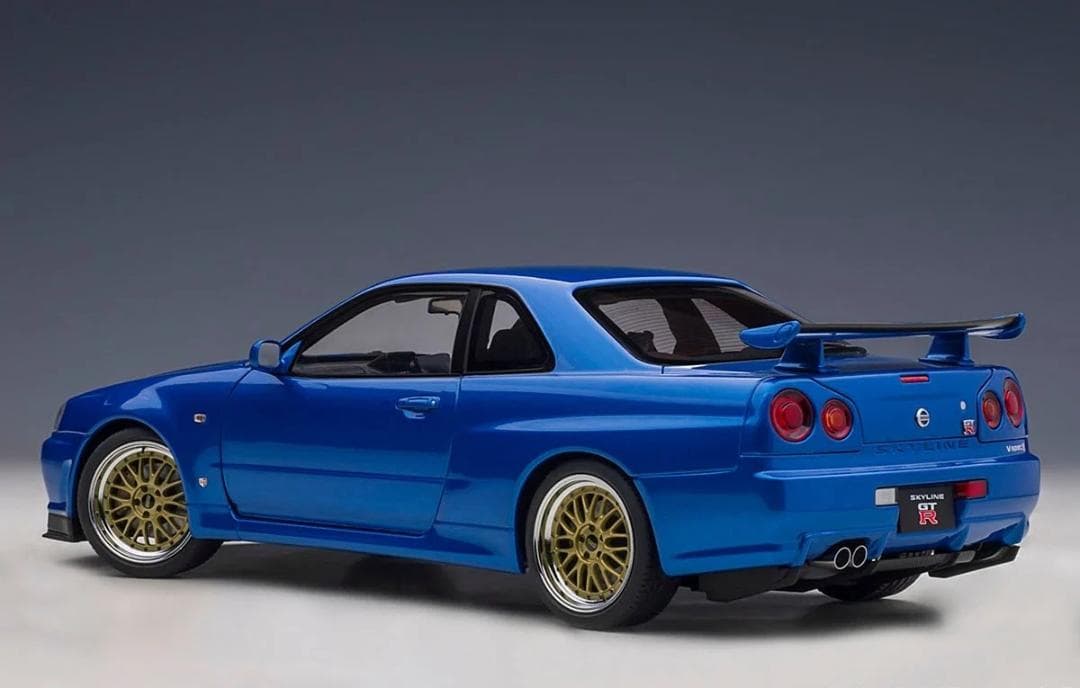 新品 1/18 オートアート スカイライン GT-R R34 Vスペック II