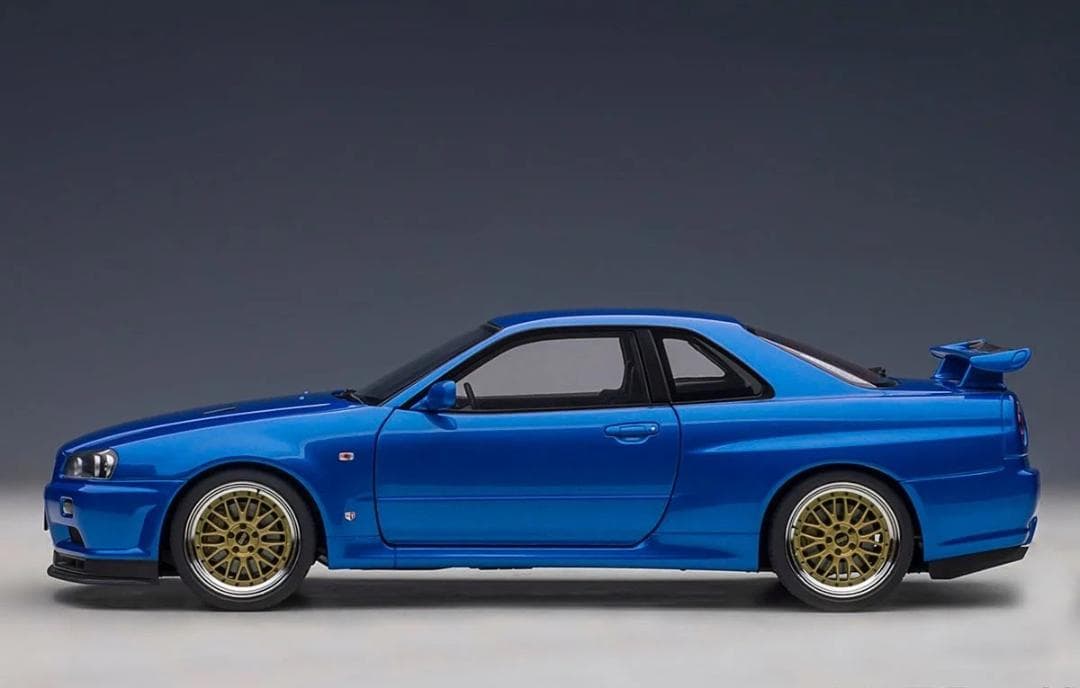 新品 1/18 オートアート スカイライン GT-R R34 Vスペック II