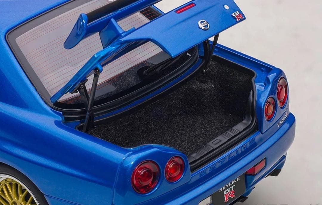 新品 1/18 オートアート スカイライン GT-R R34 Vスペック II
