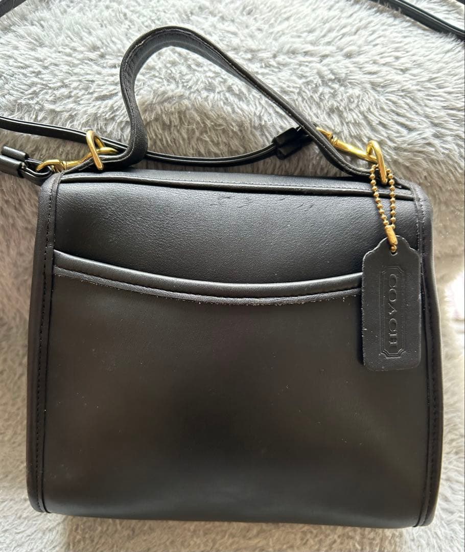 オールドCOACH正規品 黒のレザーフラップバッグ