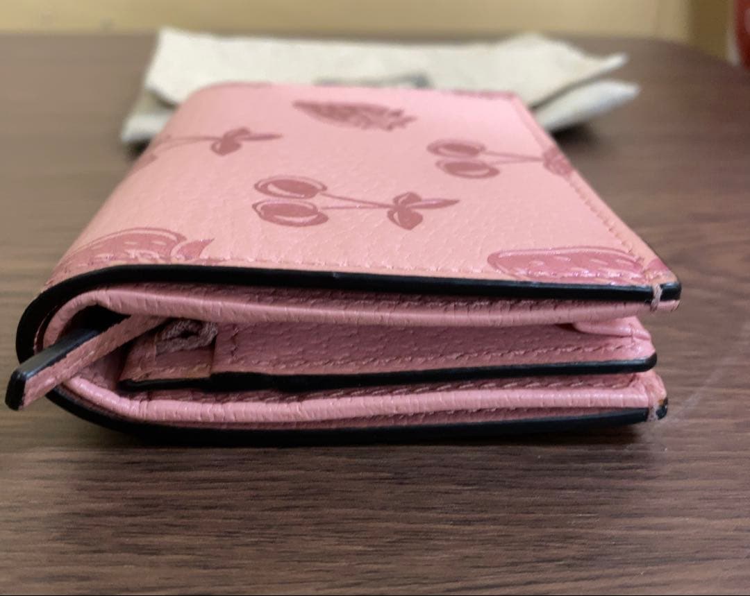 グッチ　456126　レザー　GGマーモント　さくらんぼ　イチゴ　折り財布