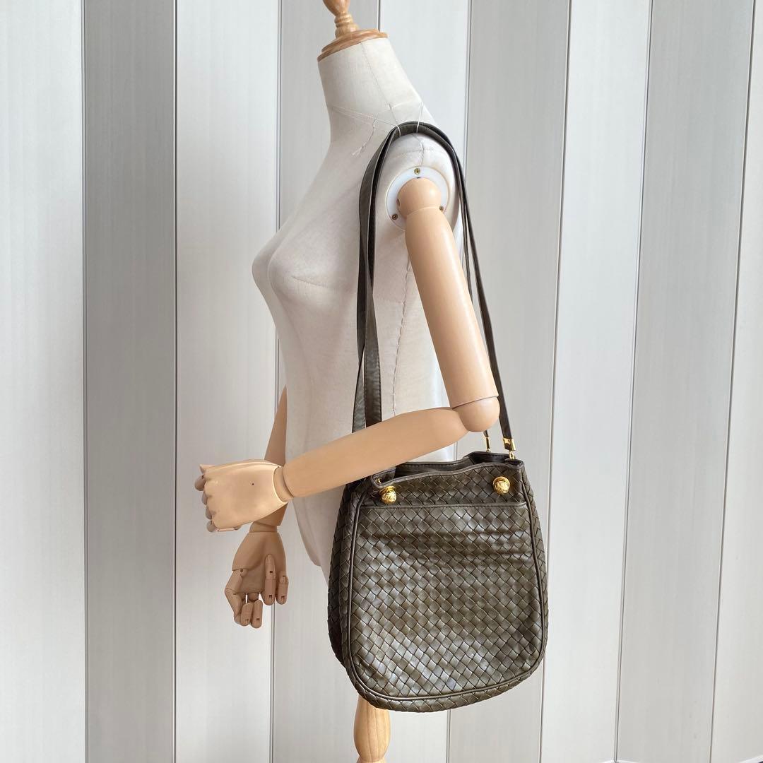 ボッテガヴェネタ カーキ ショルダーバッグ イントレチャート 巾着