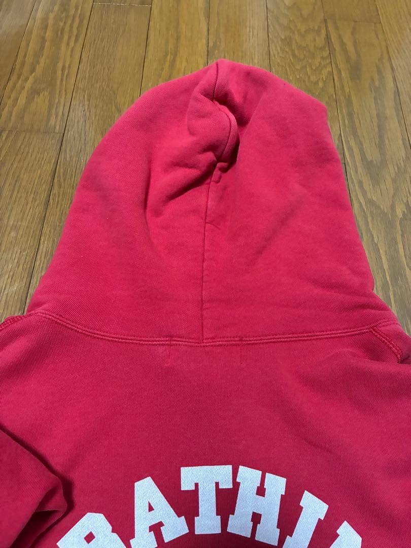 じょ様限定　バックプリント付き A BATHING APE レッド パーカー