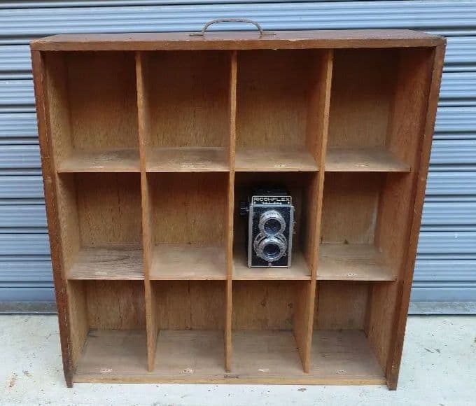レトロ木製カメラ収納箱 12個スペース　フタ付　蔵出し　古民家　店舗什器
