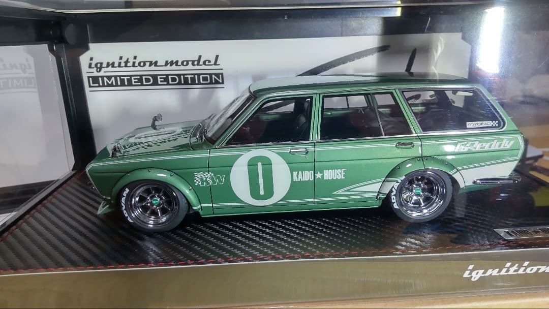 ミニカー 1/18 Datsun 510 Wagon With Mr. Jun Imai