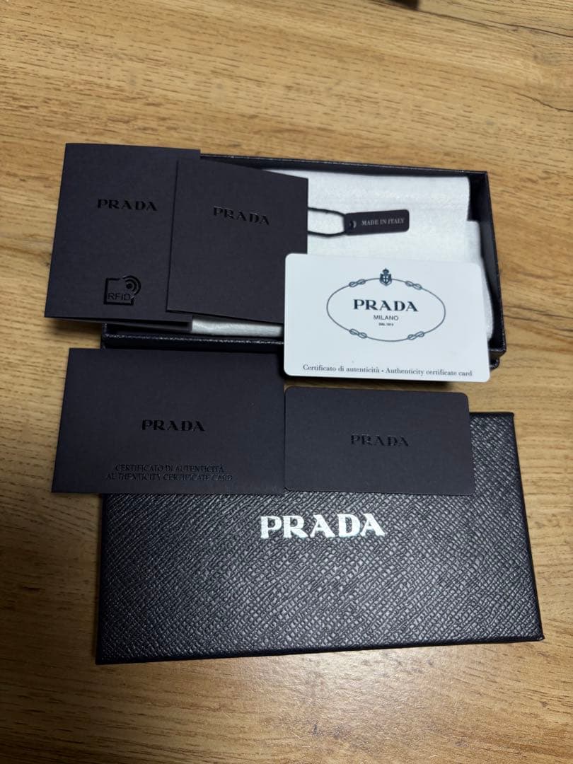 PRADA iPhone13proケース プラダ