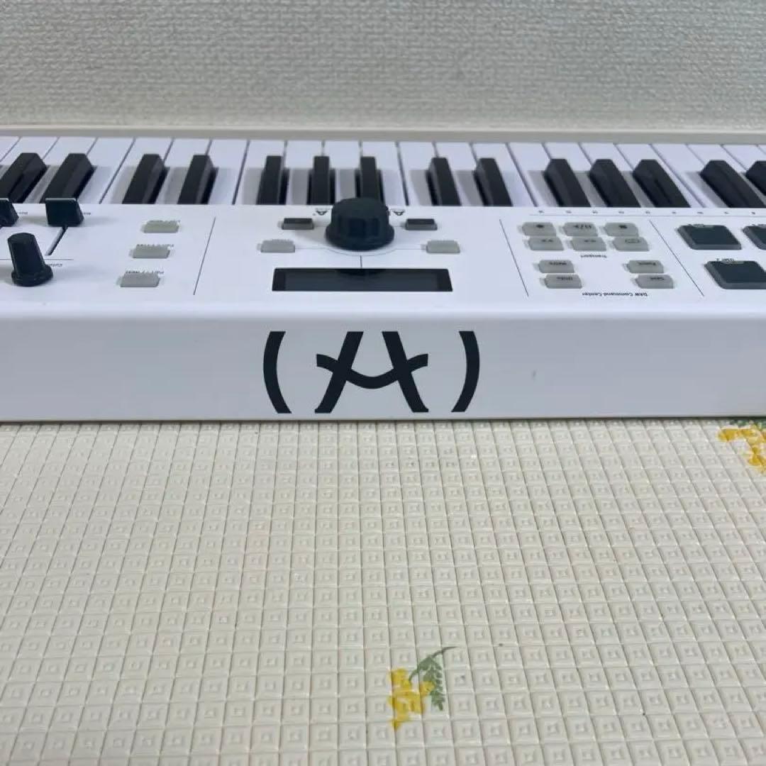 美品Arturia キーボードコントローラーKeyLab61 Essential