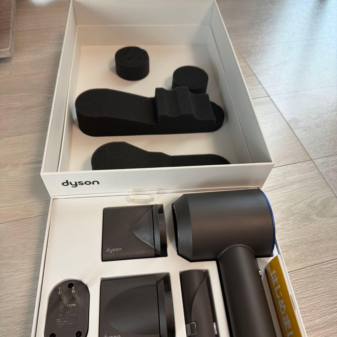dyson ヘアドライヤー　 HD01 ULF IIB 付属品全てあり