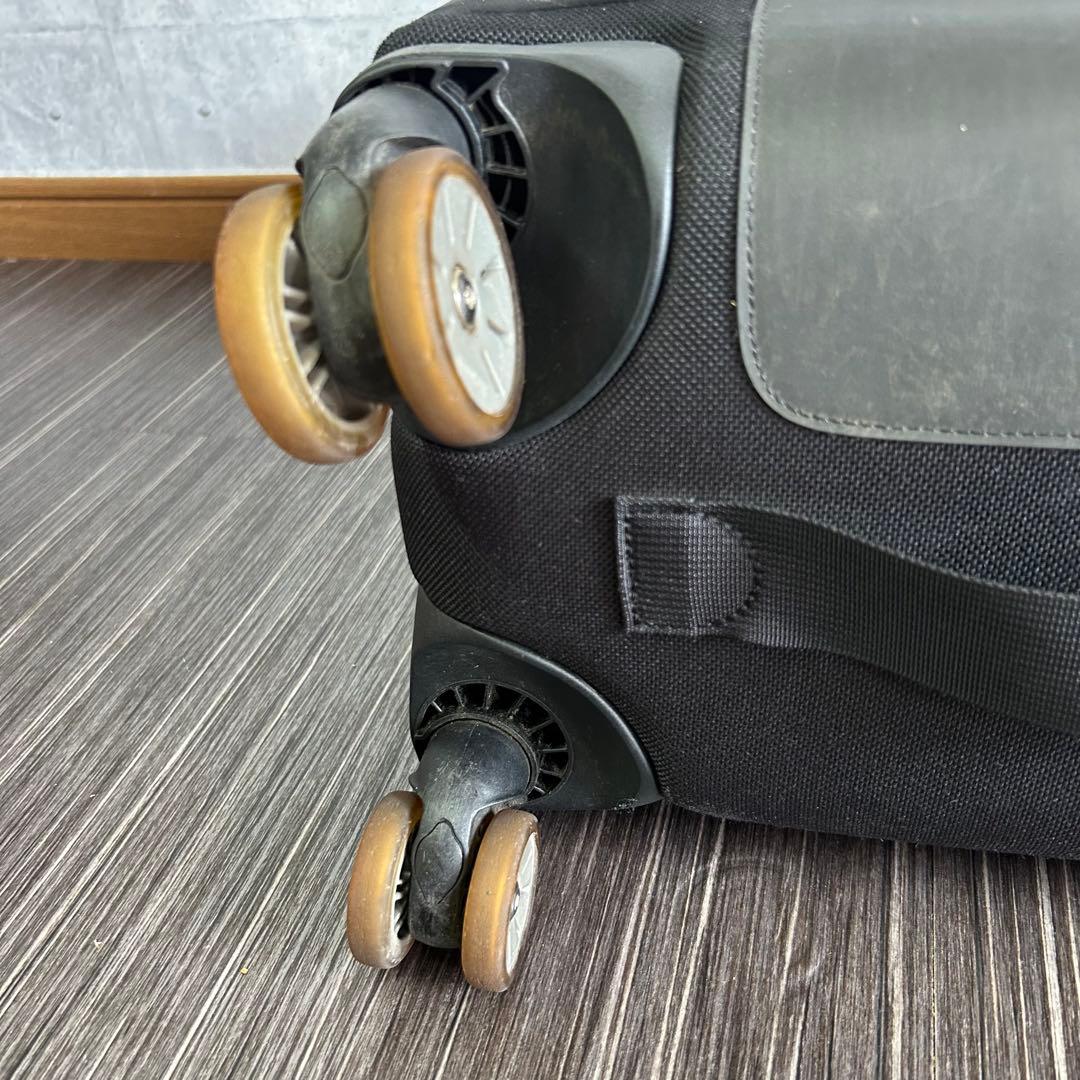 バッグ thinkTANK Photo Airport Roller Derby