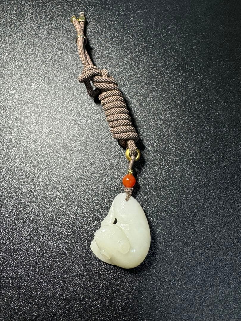 羊脂白玉和田玉 天然石 可愛い瑞獣ペンダントトップ本玉 中国美術 旧家蔵出し