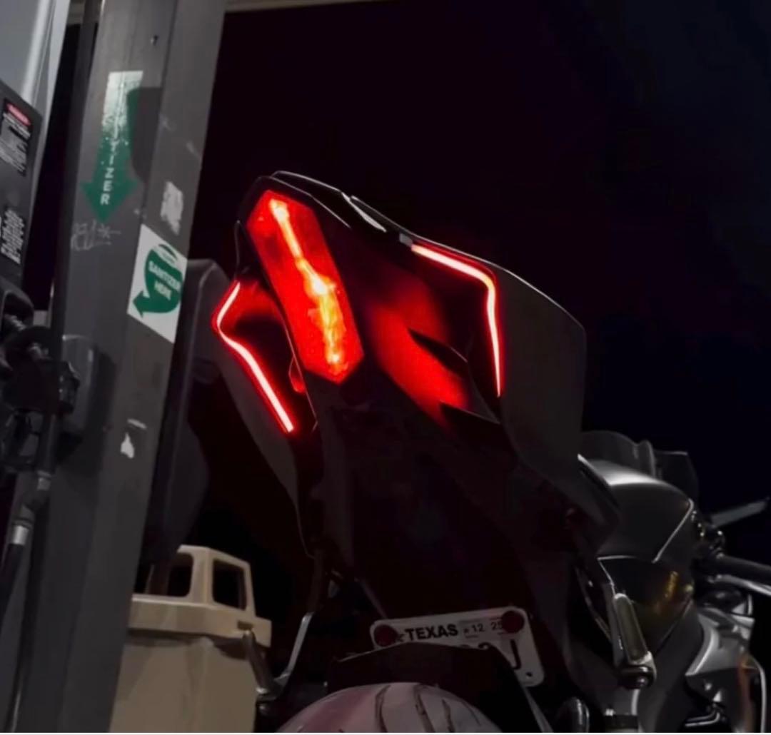 YZF R6 テールカウルランプ