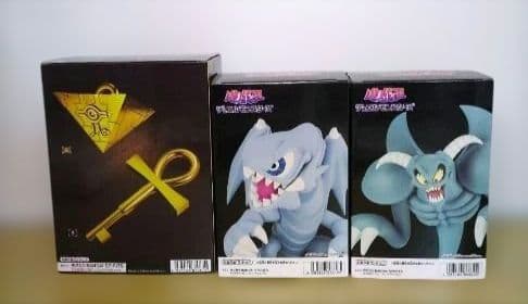 遊戯王 Vジャンプ定期購読特典カード3パックセット　フィギュア空箱のおまけ付き