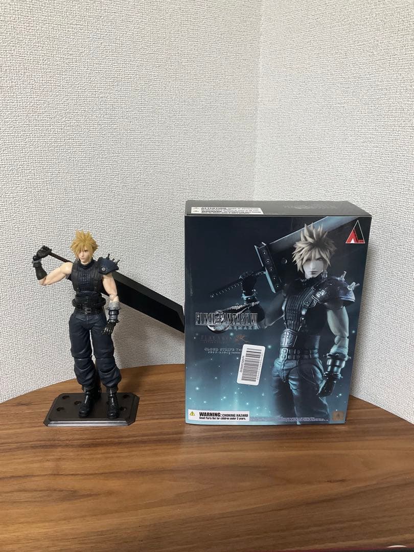 FFVII PLAY ARTS改 クラウド　フィギュア