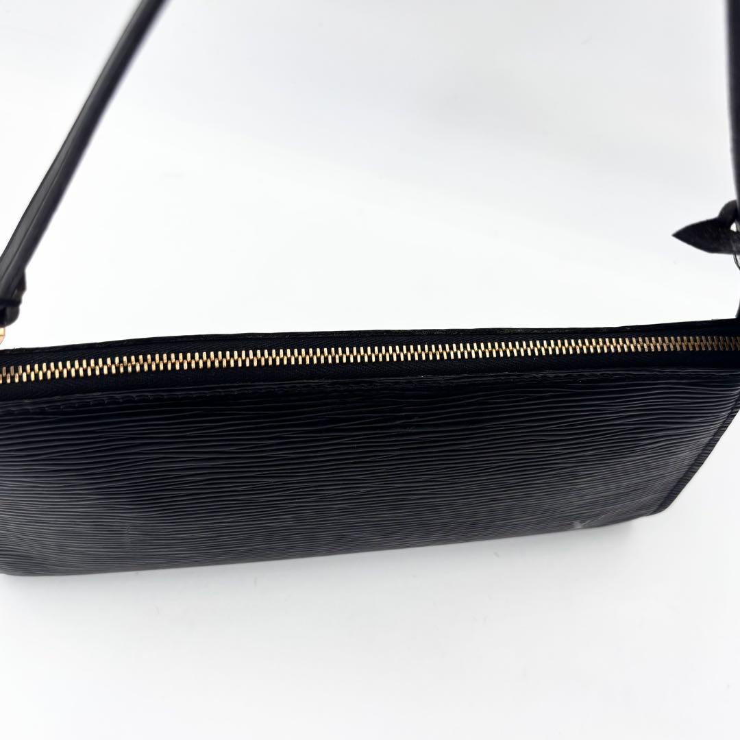 LOUIS VUITTON エピ　アクセソワール24 アクセサリーポーチ 黒