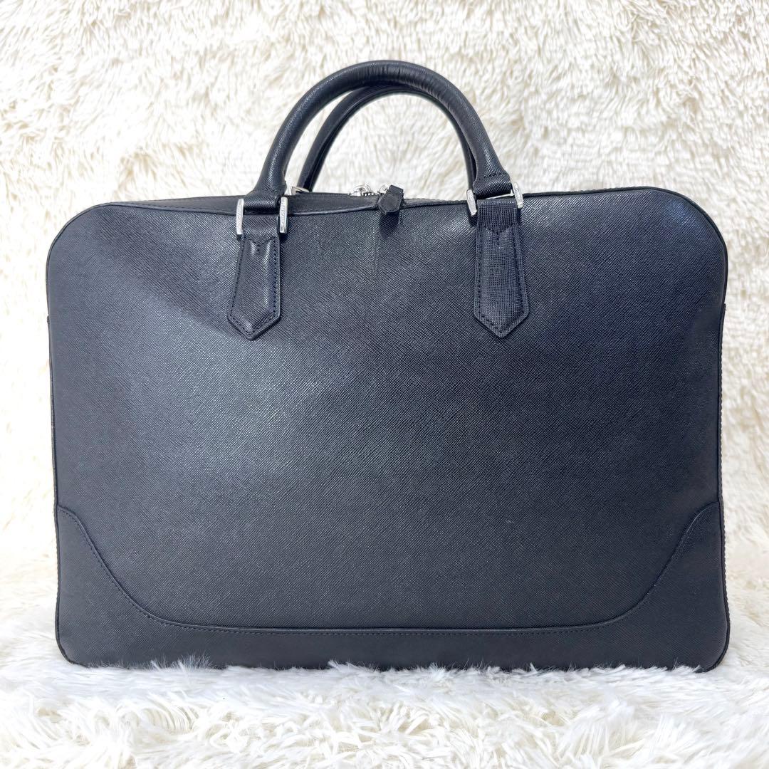 美品 ペッレモルビダ 2室 ブリーフケース ビジネス キャピターノ レザー 黒