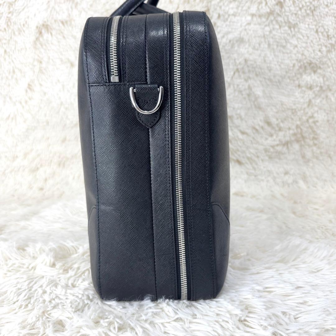 美品 ペッレモルビダ 2室 ブリーフケース ビジネス キャピターノ レザー 黒