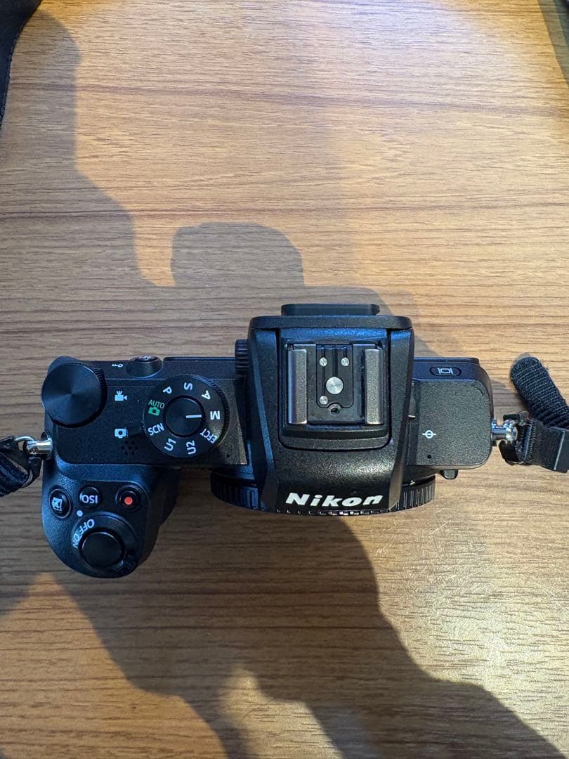 Nikon Z50 ・充電器・バッテリー2個・三脚・ストロボ