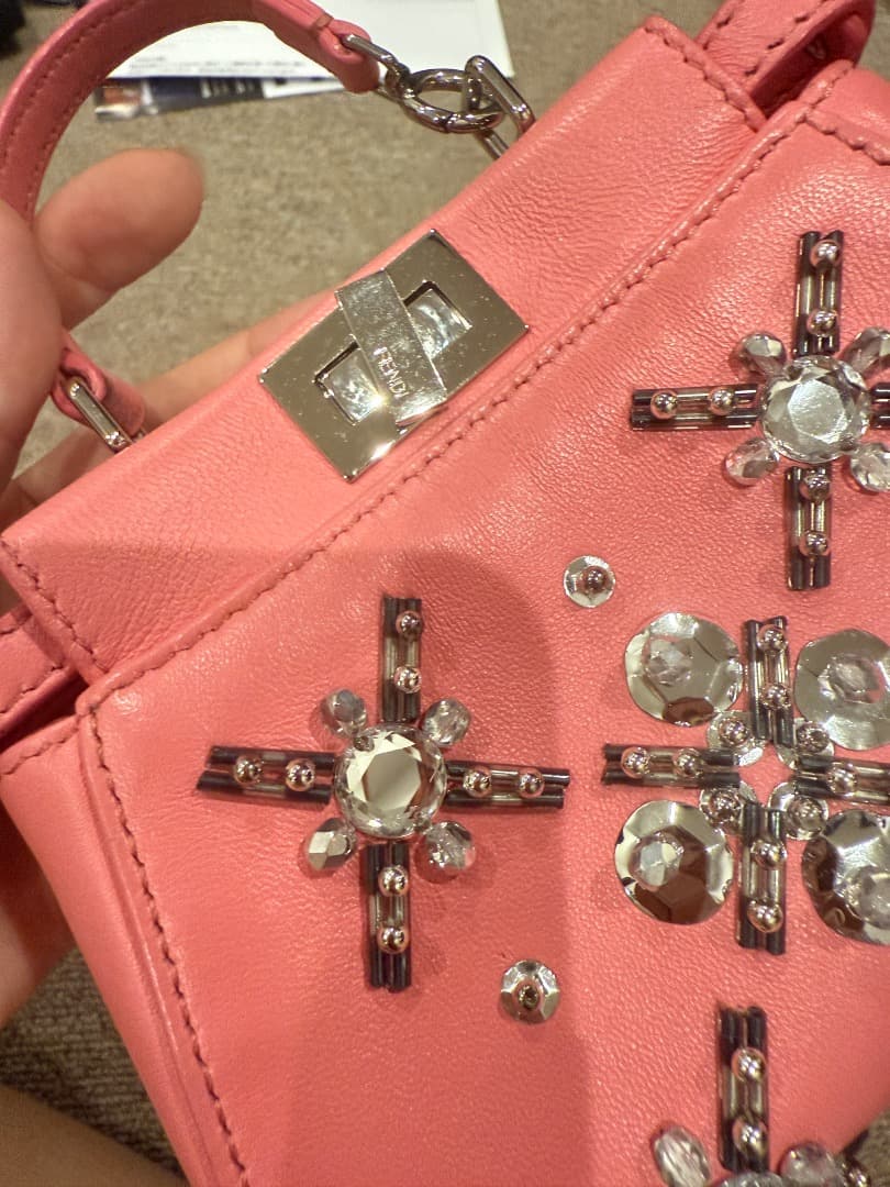 お*K様 FENDI ビジュー付きパーティーバッグ ピンク