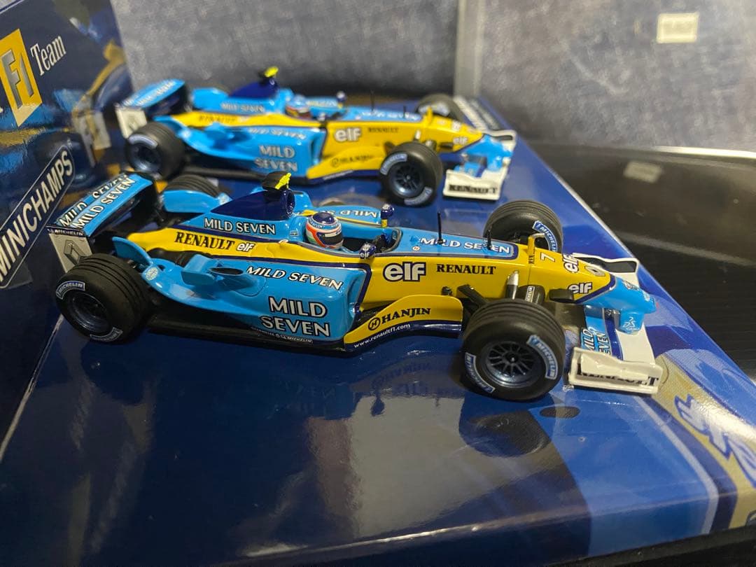 マイルドセブン ルノーRS23 #7 トゥルーリ #8 アロンソ2003
