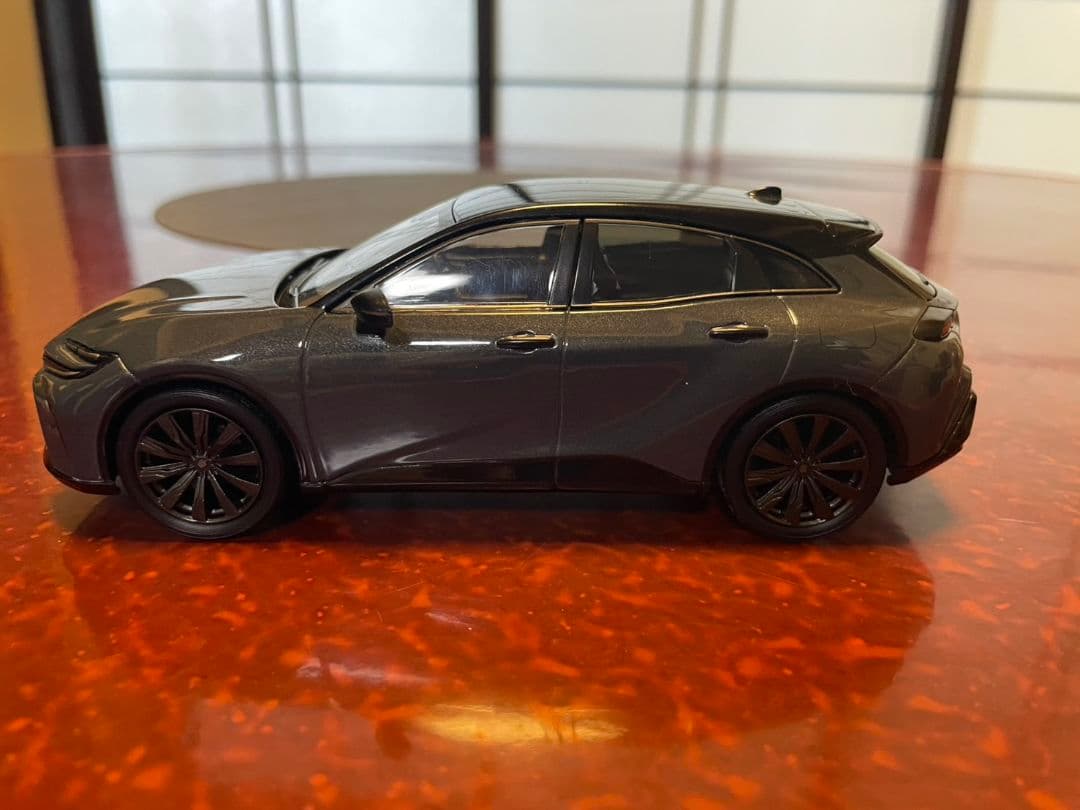 クラウンスポーツ色見本1/30ミニカー