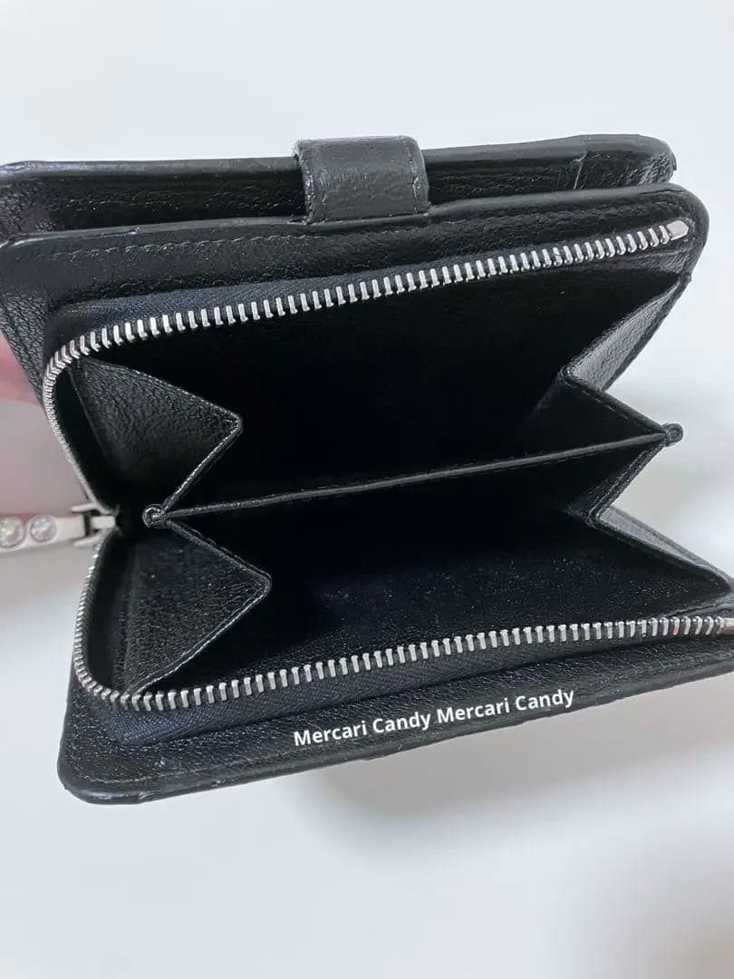 miumiu レア　二つ折り財布　ビジユーつき