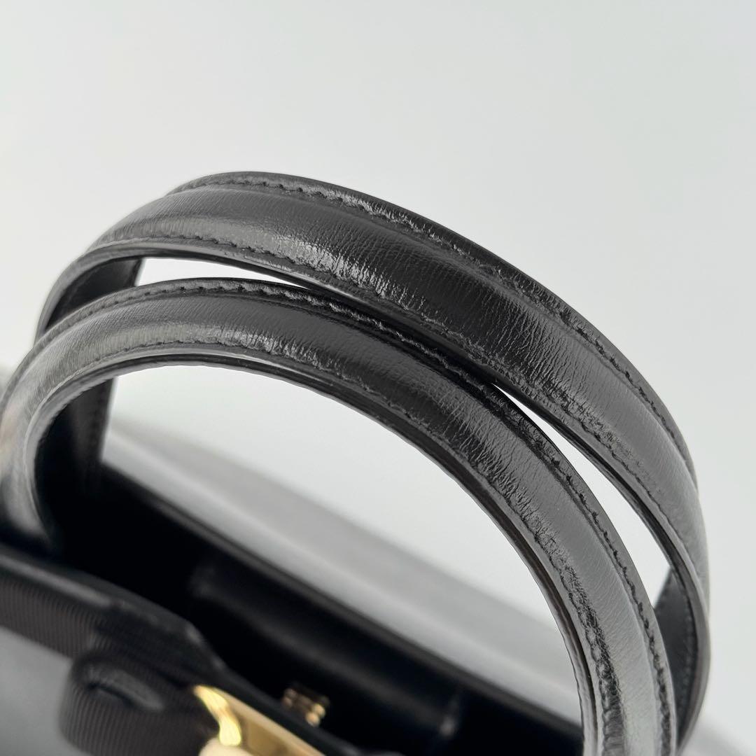 フェラガモ ヴァラ ハンドバッグ チェーンショルダーバッグ 2way ブラック