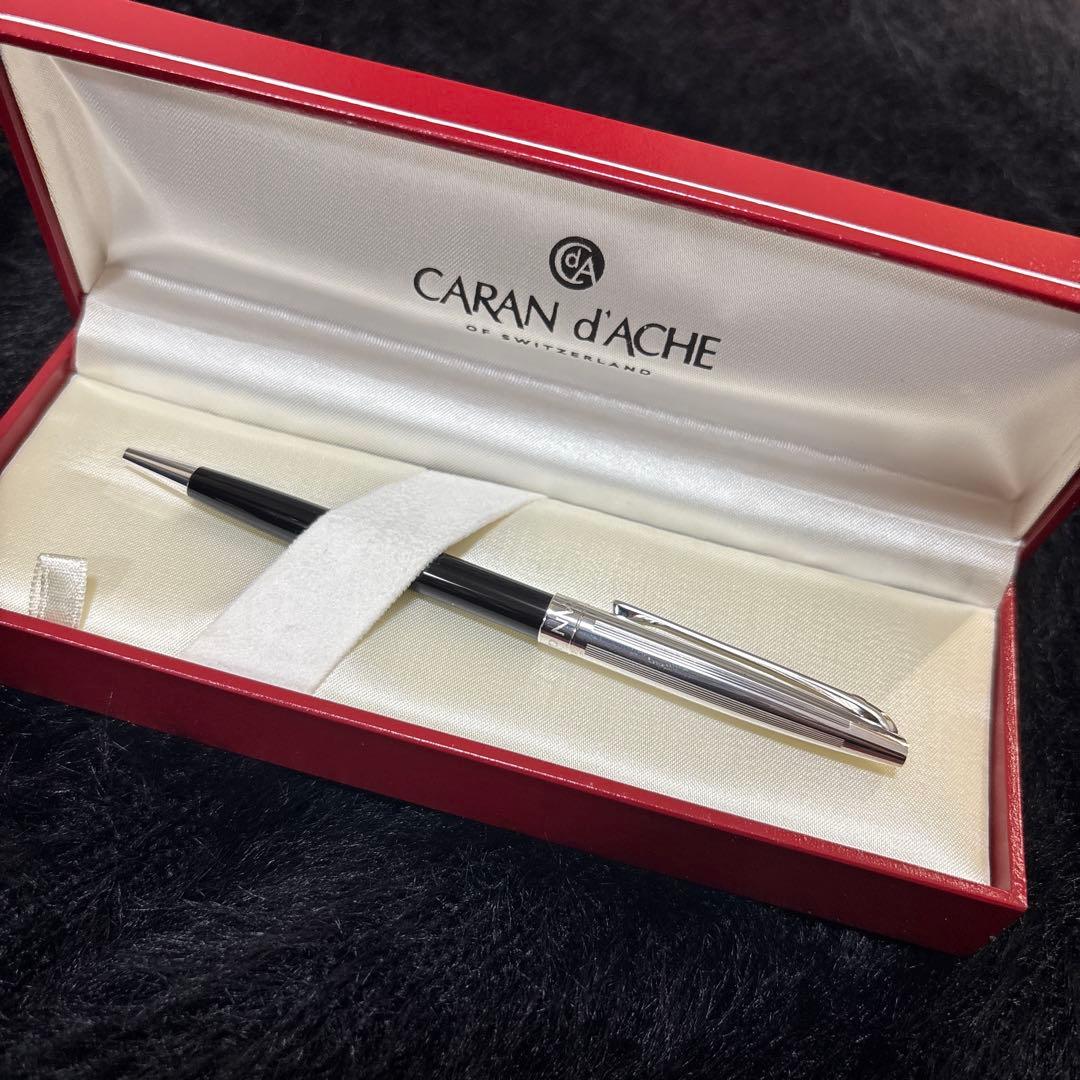 CARAN d'ACHE ボールペン 黒/シルバー