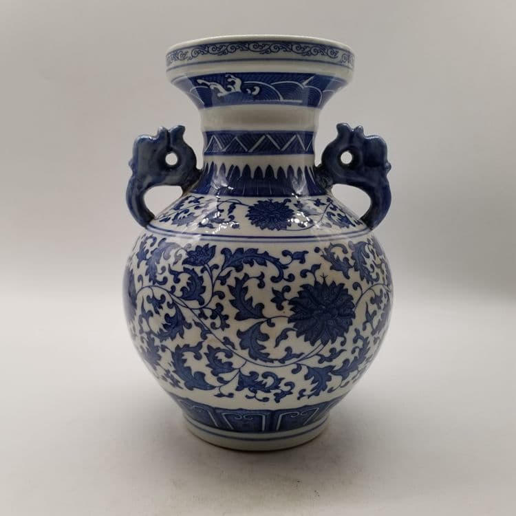 清乾隆青花纏枝花両耳賞瓶 花瓶 景徳鎮 陶磁器 装飾品 現代工芸品 美術品 置物