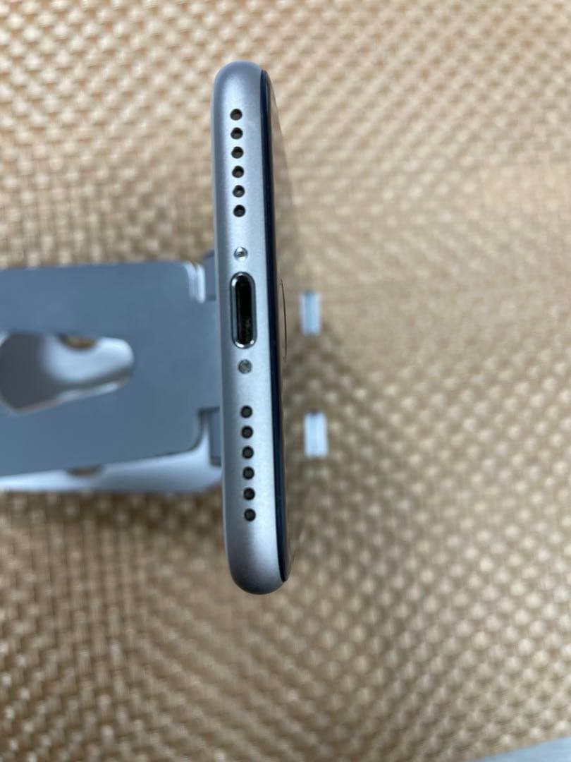 iPhone SE 第3世代 256 GB スターライトSIMフリー【5234】