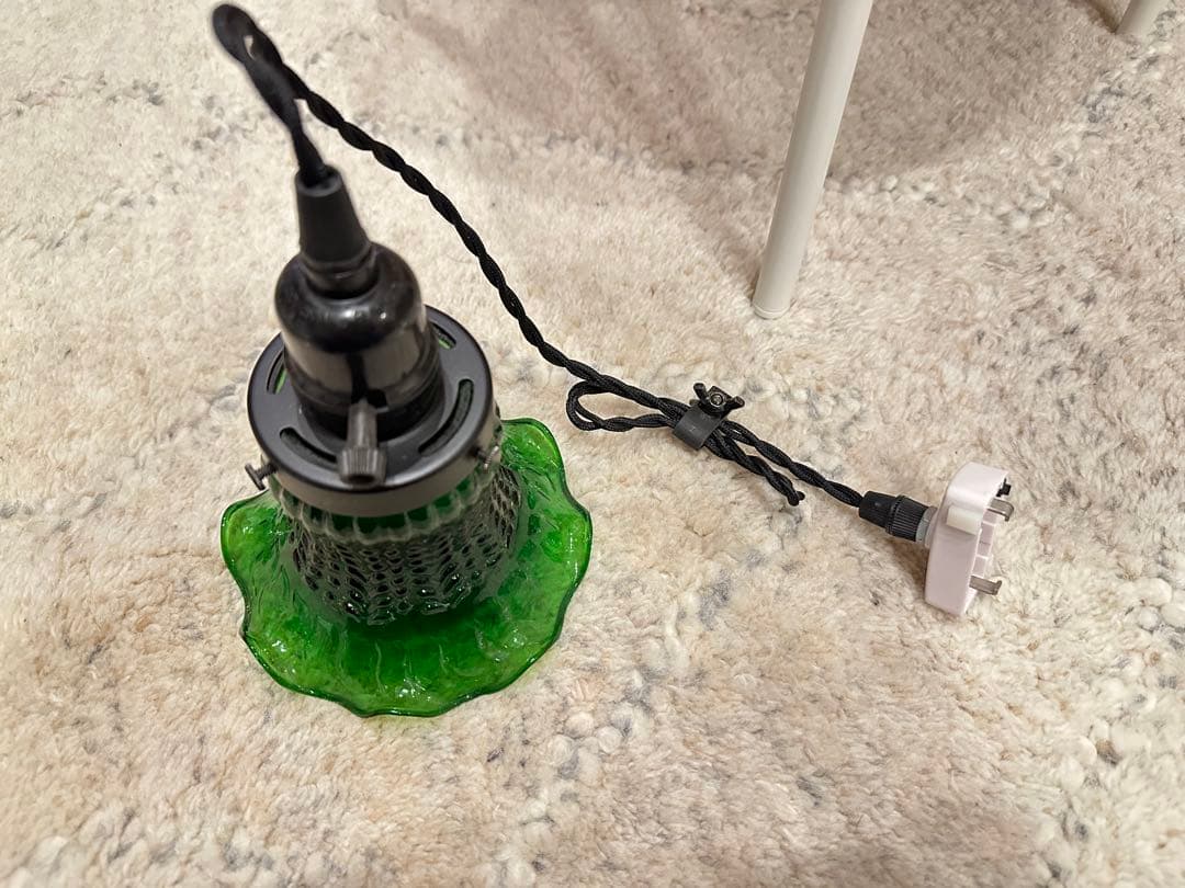 ム*マ様 グリーンガラス ペンダントライト フリルエッジ