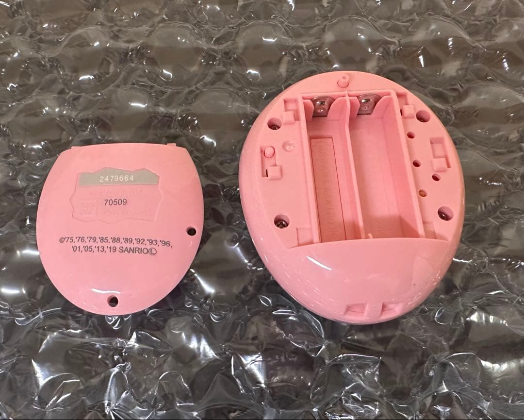 バンダイ　たまごっちみーつ サンリオ ピンク＆ネックストラップ2点セット