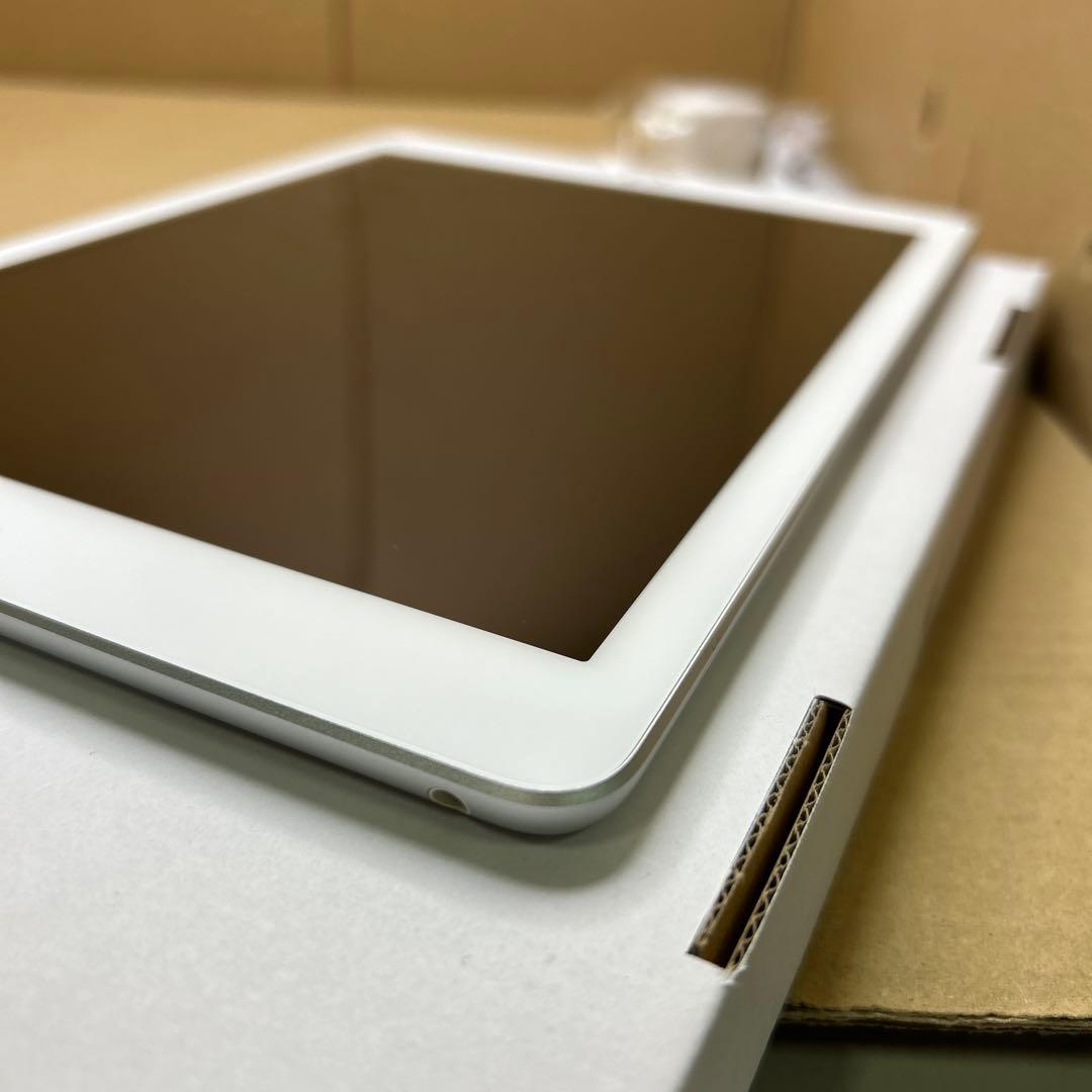 Apple iPad (第６世代) Wi-Fi 128GB シルバー