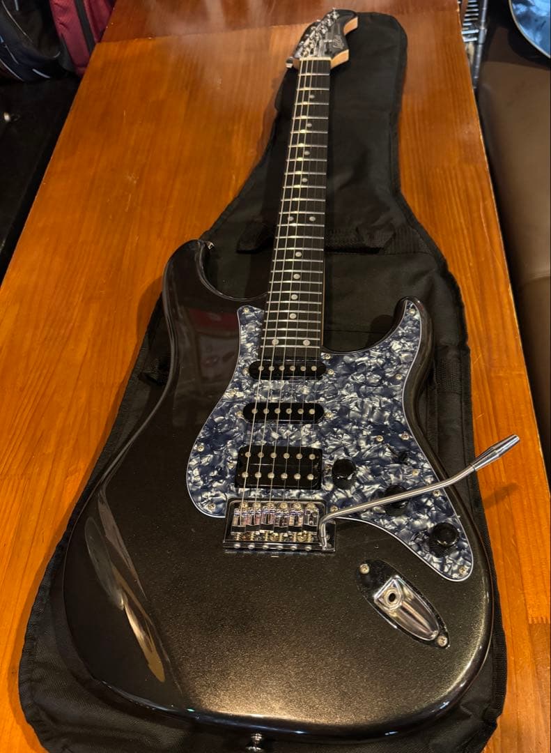 Laid Back LST-3HZ モディファイ ストラトタイプ