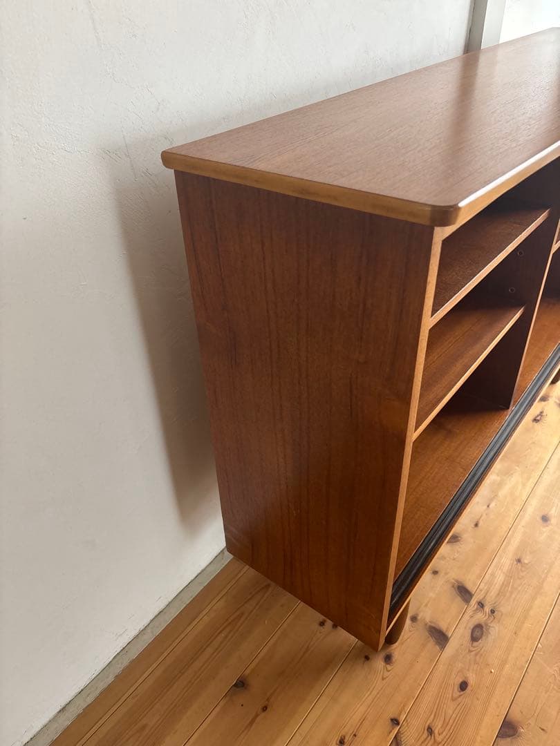 北欧ヴィンテージ　チーク　ガラスキャビネット