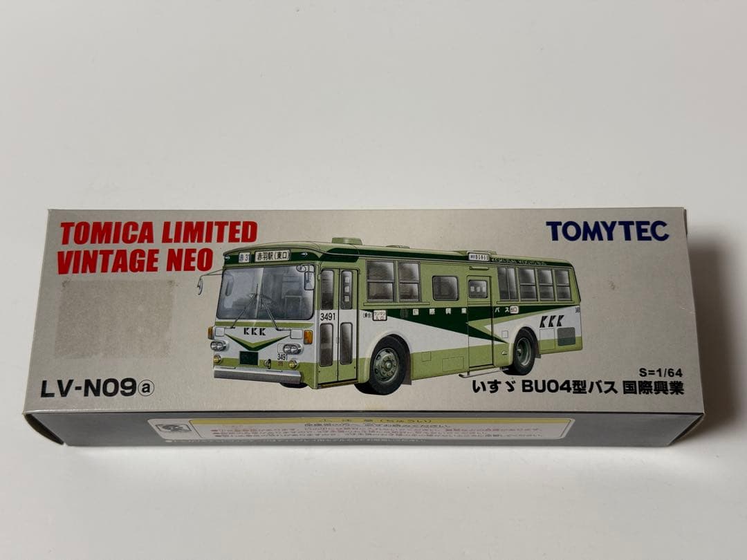 トミカリミテッドヴィンテージ　LV-N09a いすゞBU04型バス（国際興業）