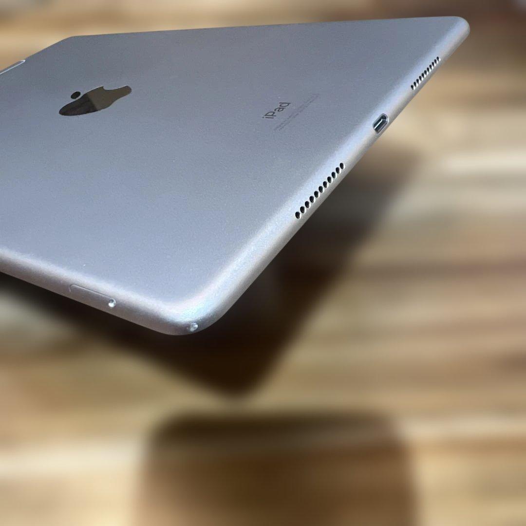 K1552 SIMフリー　iPad Air3 64GB