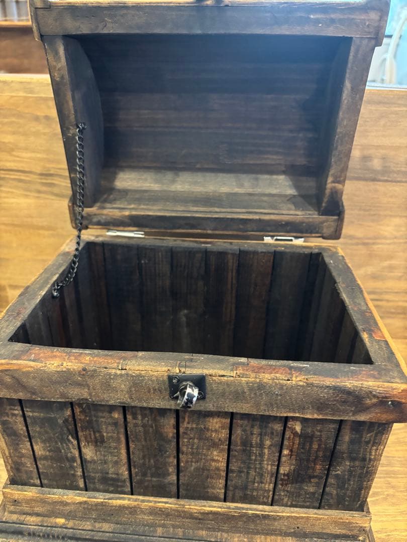 木製トランク アーチ型 蓋付き　宝箱　海賊風