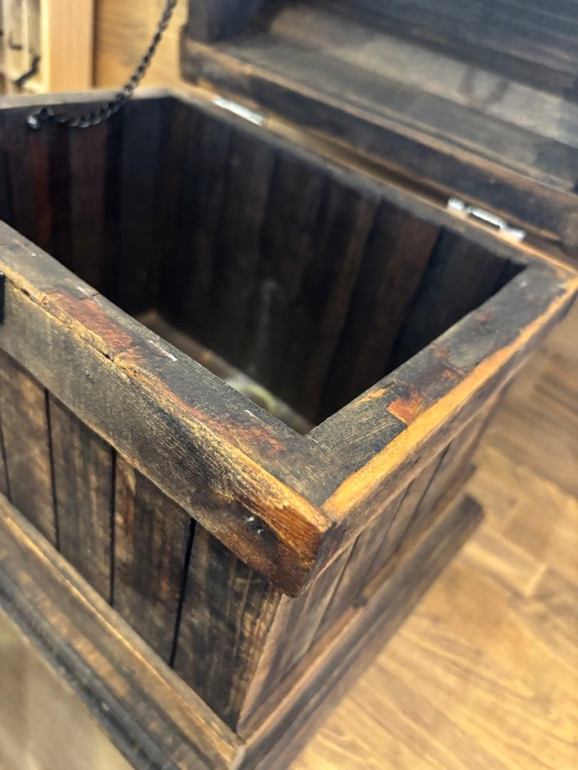 木製トランク アーチ型 蓋付き　宝箱　海賊風