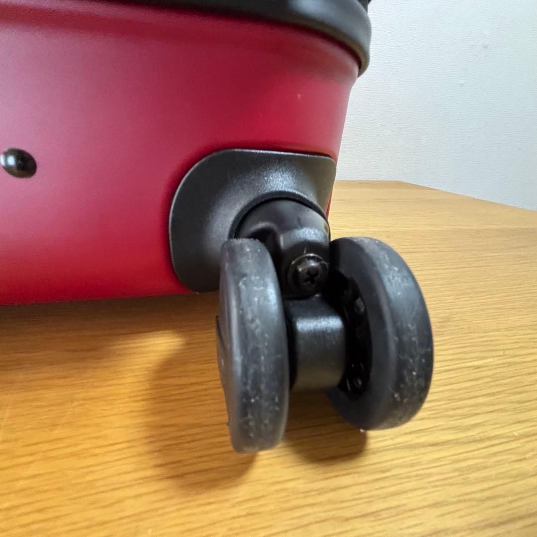 VICTORINOX キャリーケース　スーツケース　４輪　レッド　機内持ち込み