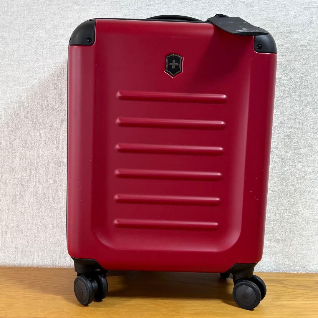 VICTORINOX キャリーケース　スーツケース　４輪　レッド　機内持ち込み