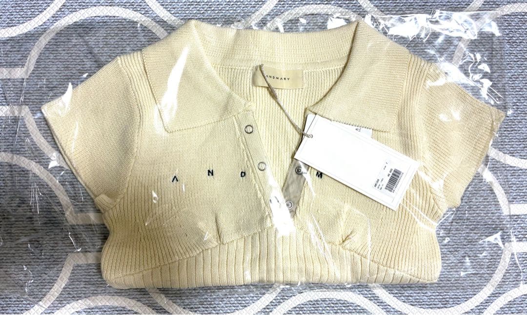 Lindsay logo tops ivory andmary アンドマリー