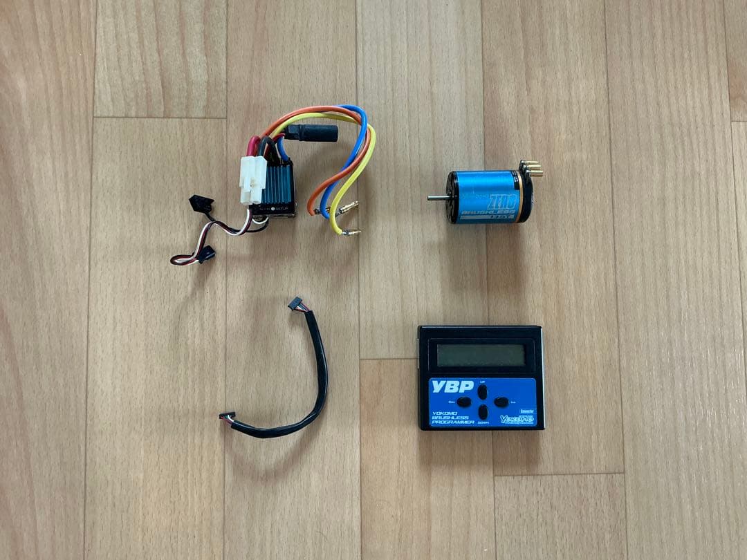 ヨコモ　ブラシレスモーター　escアンプ　プログラマー　3点セット