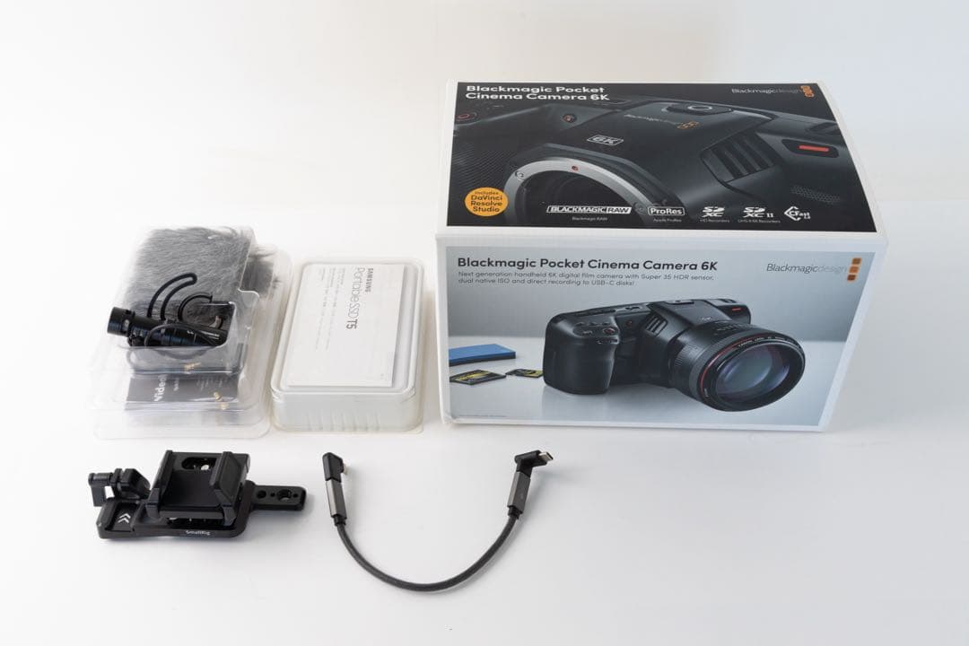 Blackmagic BMPCC6K + 1TBのSSD、マイク等