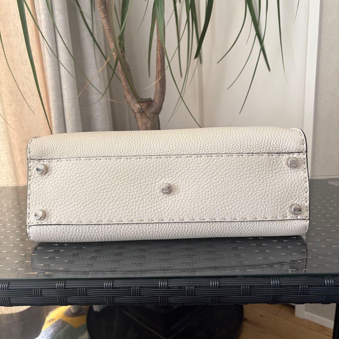 ラッピー付き FENDI フェンディ　ピーカブー セレリア　ミディアム