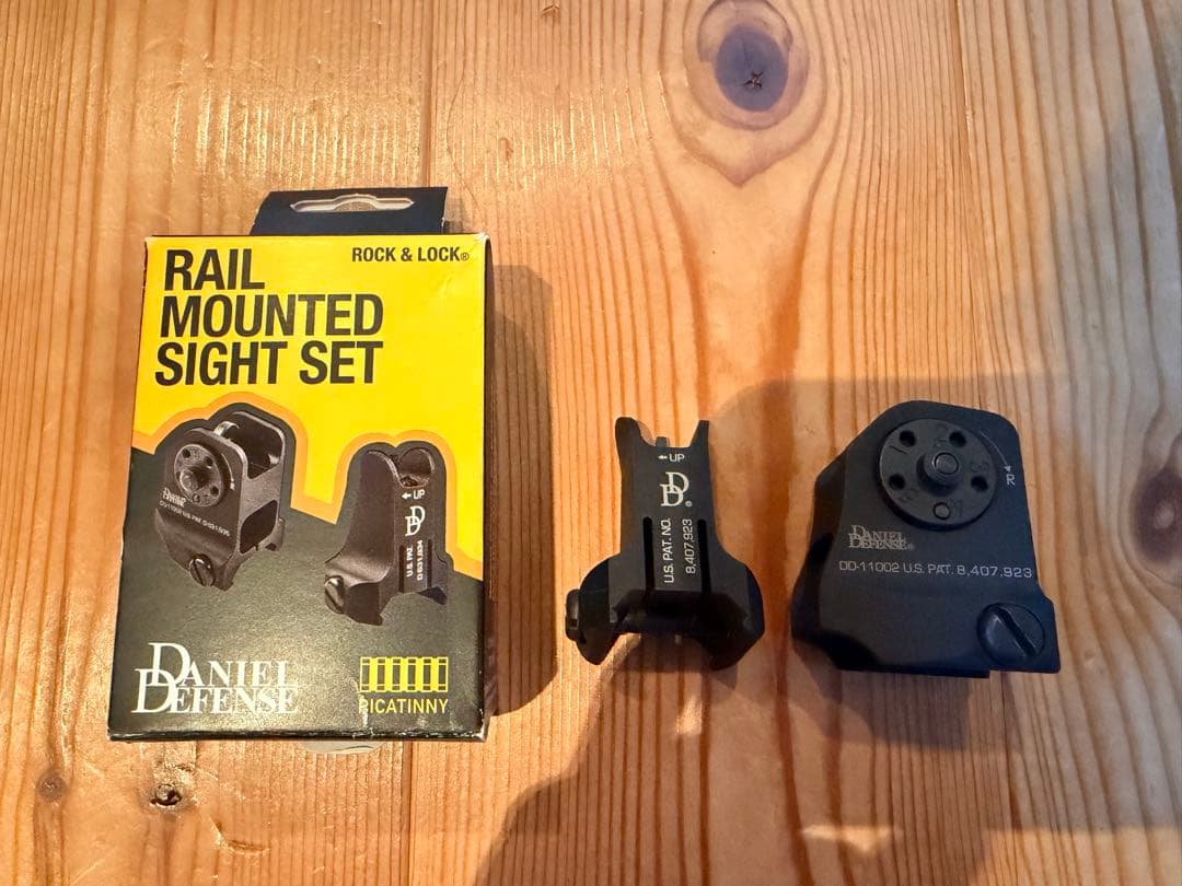 く*ら様 【実物】ダニエルディフェンス　サイトセット