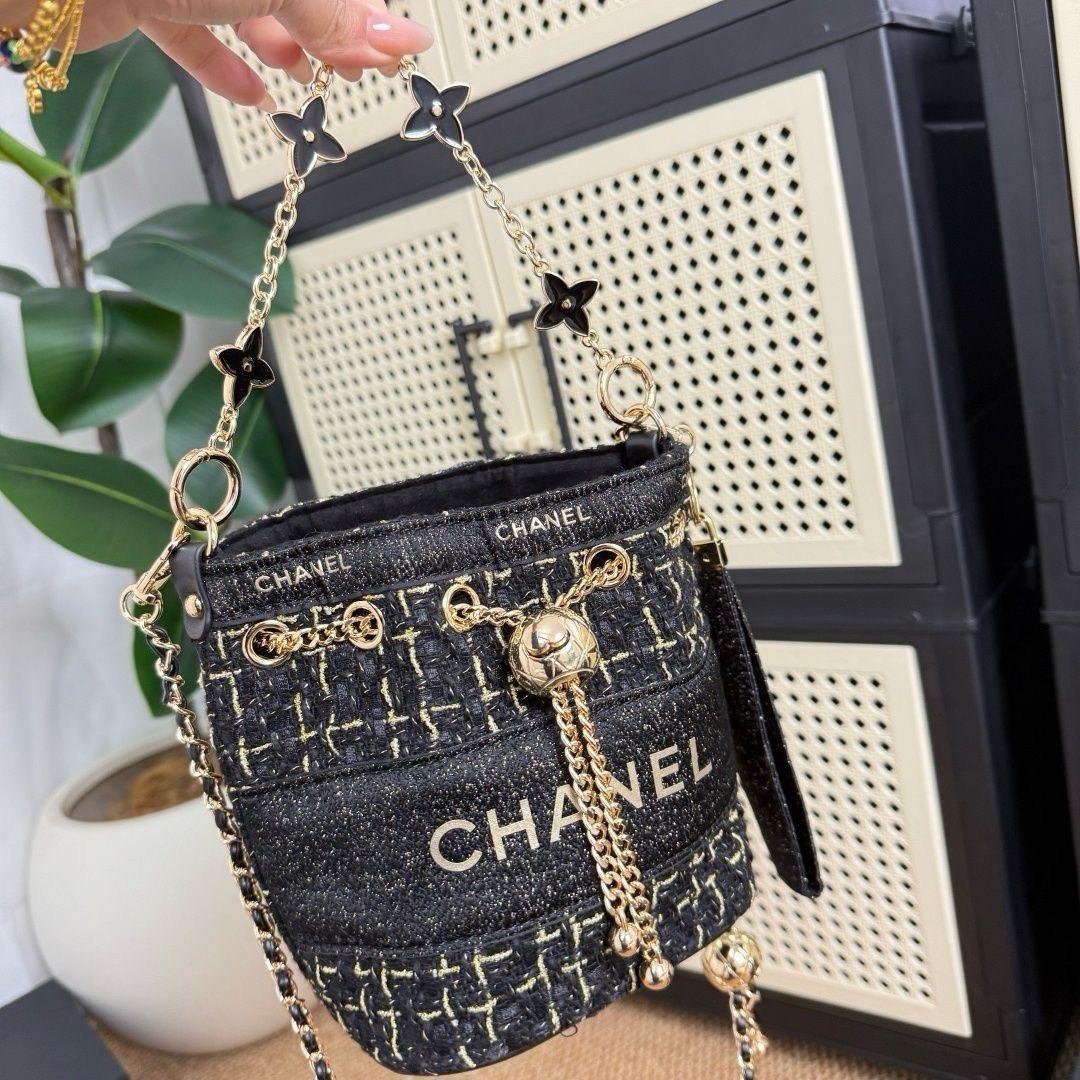 ❤CHANEL❤ブラックラメ巾着ショルダーバッグゴールドチェーン