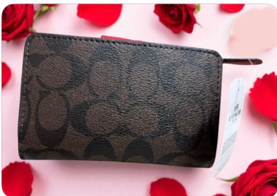 【新品】COACH ⭐️二つ折り財布新品
